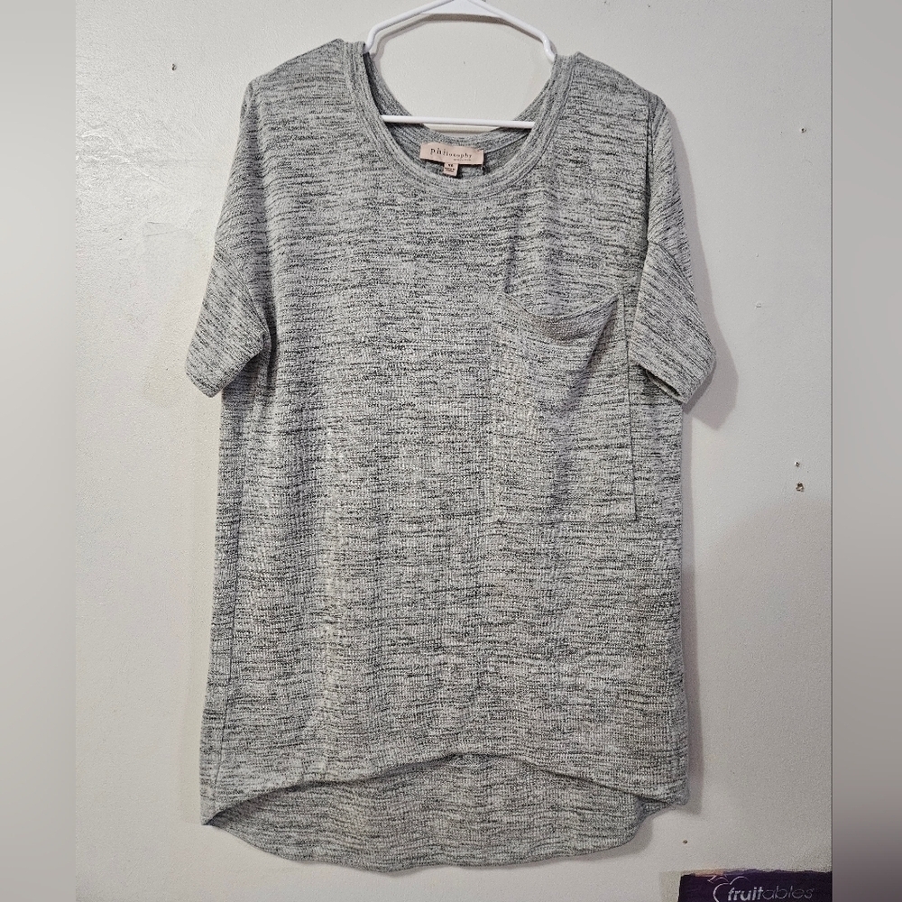 Philosophy short sleeve gray tee with pocket!
